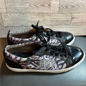 Juicy Couture Y2K Black and Purple animal print Women's Sneakers sz 10B